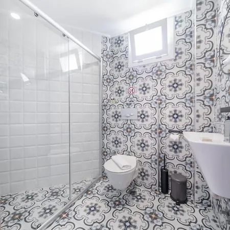 Gazde/Camere de închiriat Isinda
